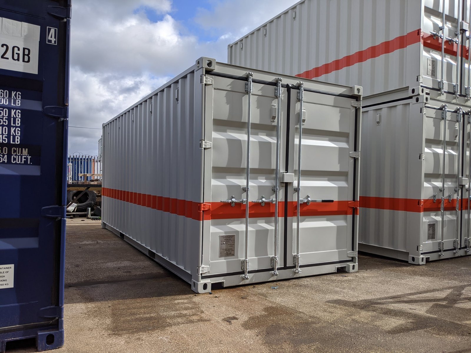 20ft werkplaatscontainers met planken – gebouwd voor duurzaamheid en prestaties - Afbeelding 2