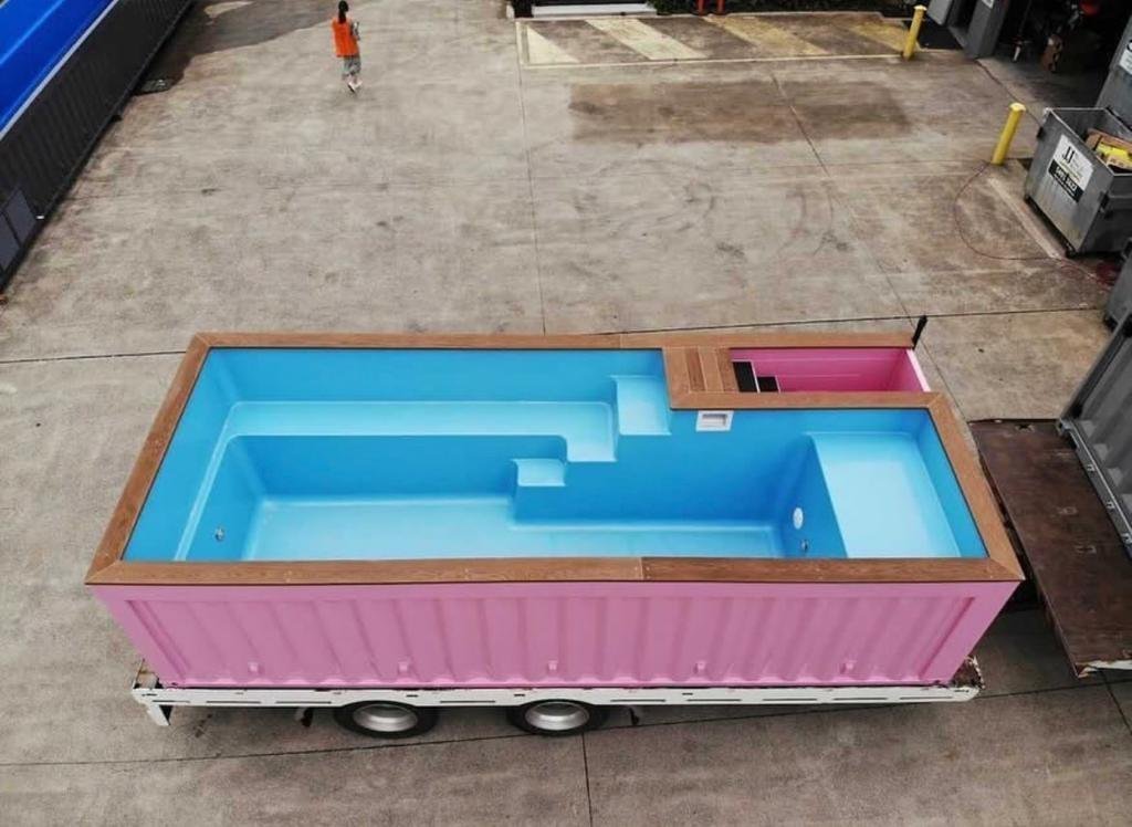 Roze 20 ft containerzwembad