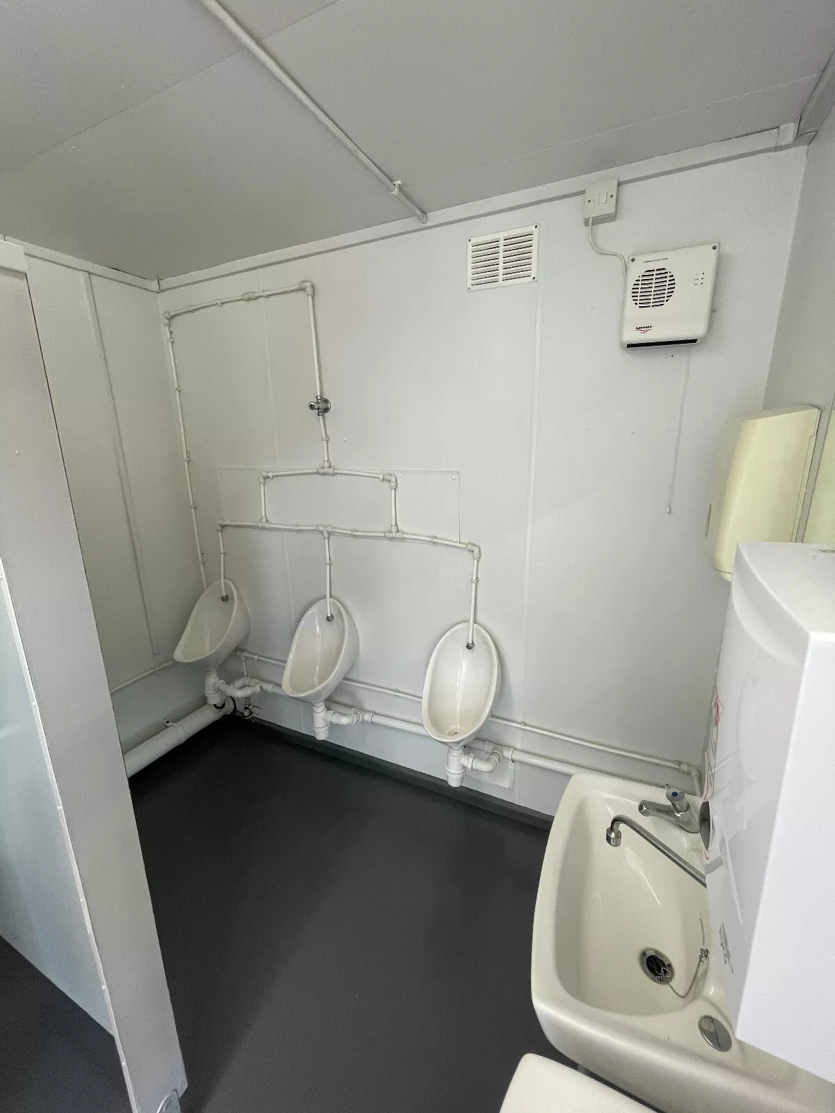 3+1 toiletgebouw van 4,5 x 2,5 meter - Afbeelding 3