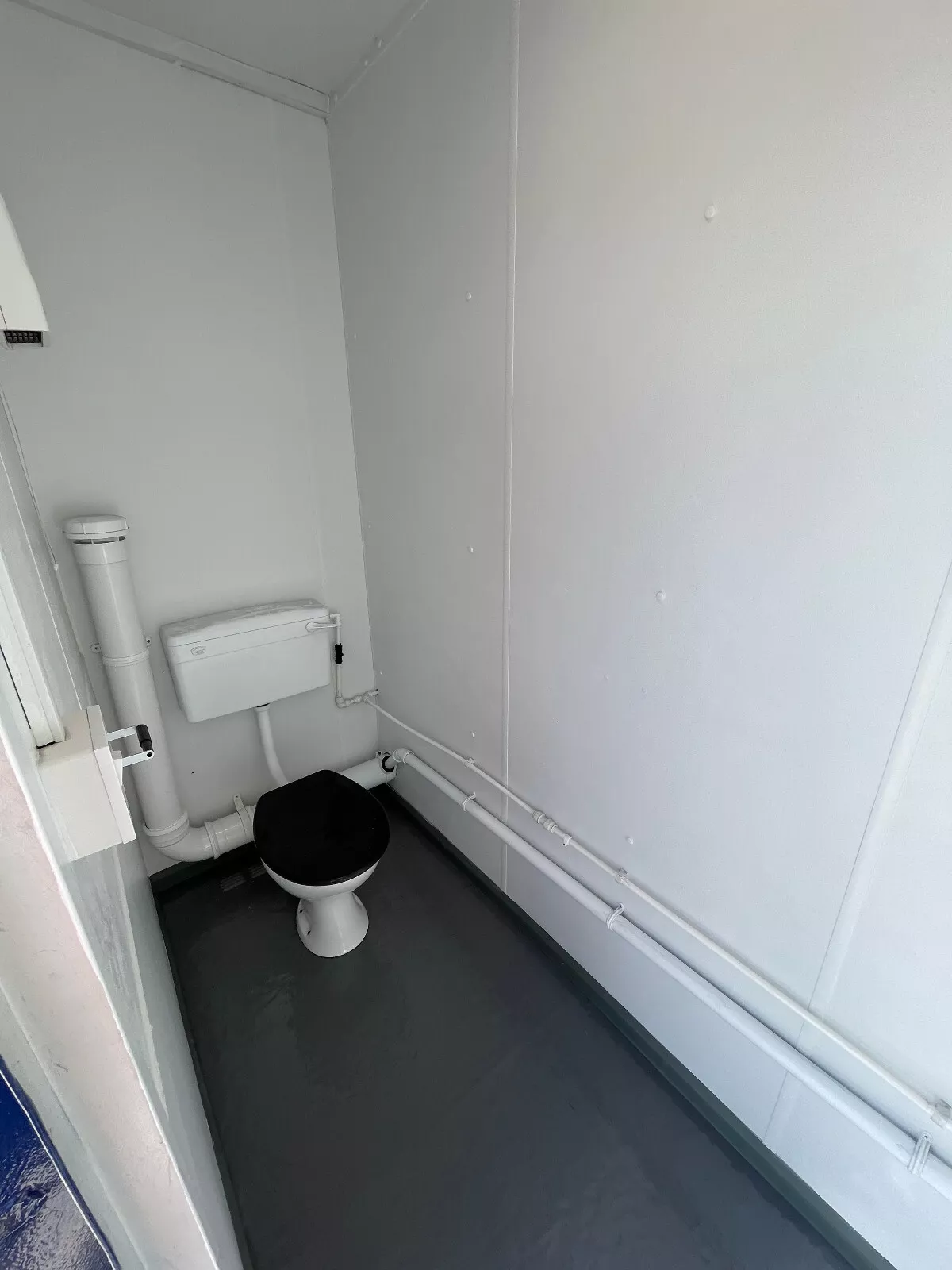 3+1 toiletgebouw van 4,5 x 2,5 meter - Afbeelding 2