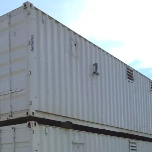 40 ft containerwinkel – geklimatiseerde kantoorunit + voorraadopslag / rekken