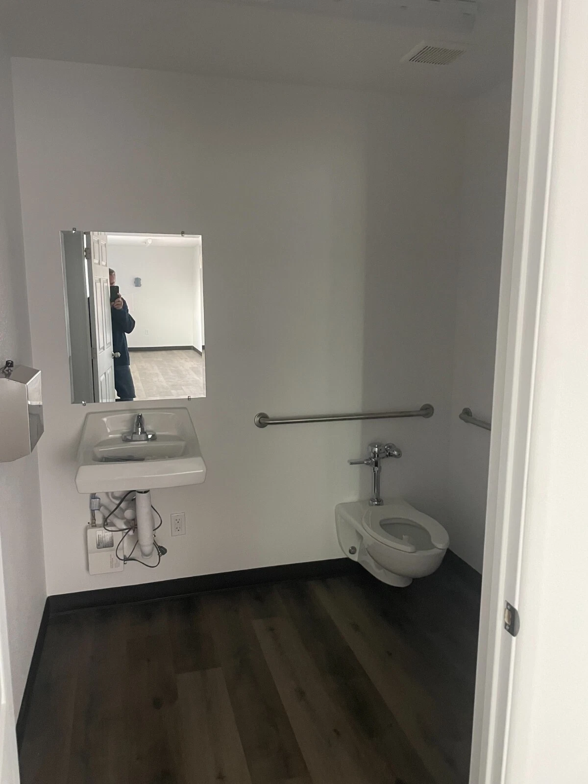 40ft Zeecontainer Kantoorunit met ADA Toilet - Afbeelding 3